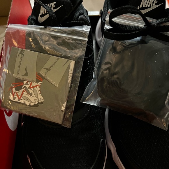 Nike Women's Ryz 365 2 Black and White Athletic Shoes - size 8.5 - Picture 9 of 9